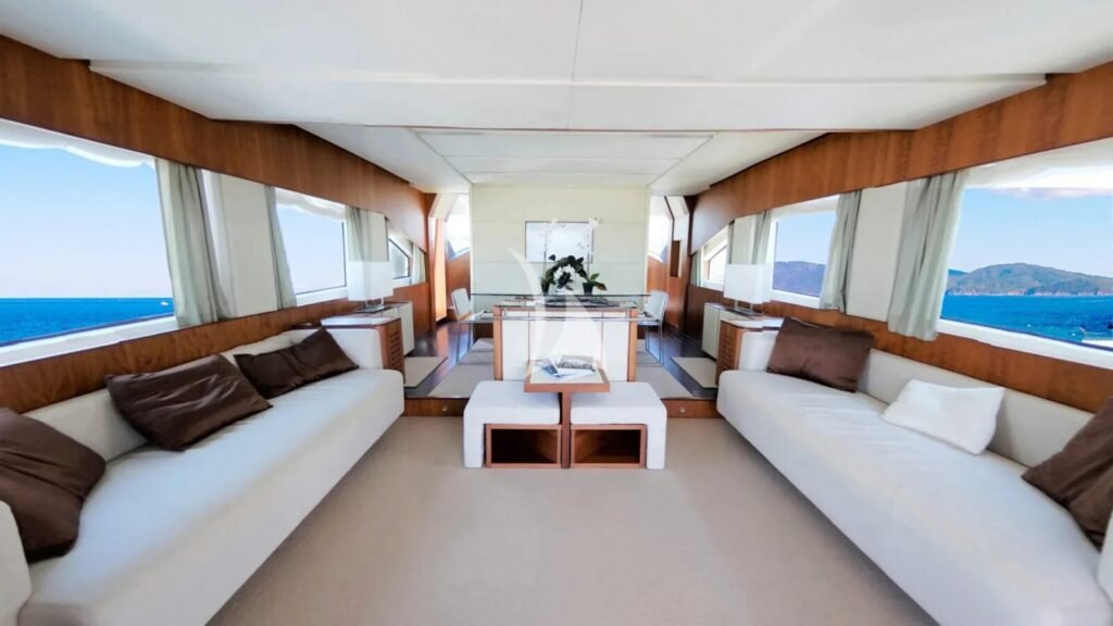 QUESTA E VITA yacht charter photo