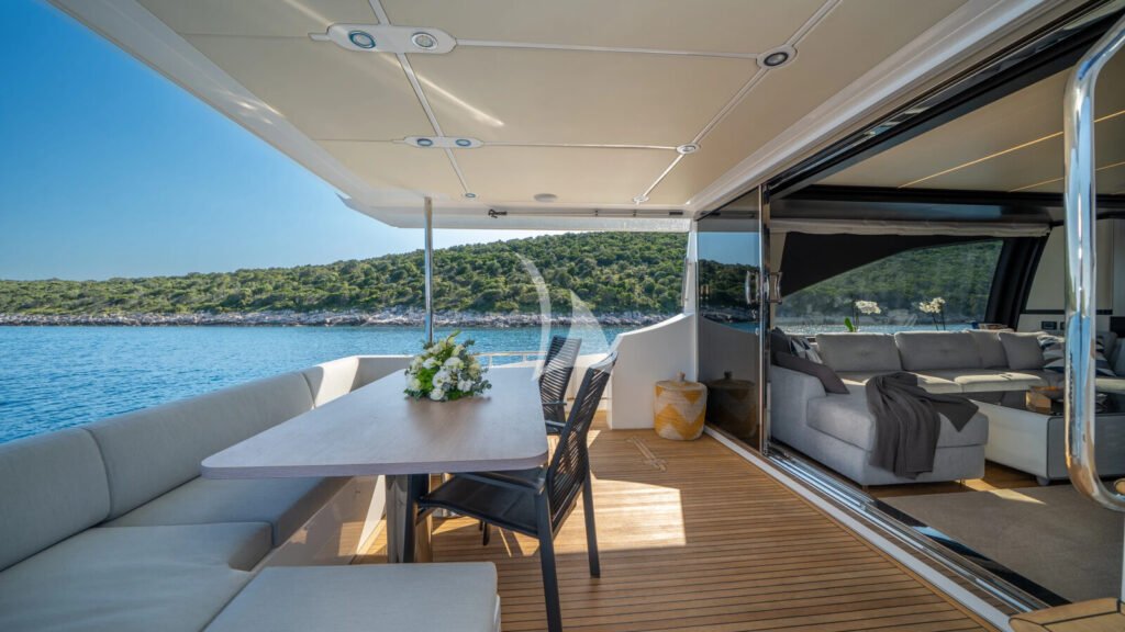 Relax of Croatia - Aft-deck dining