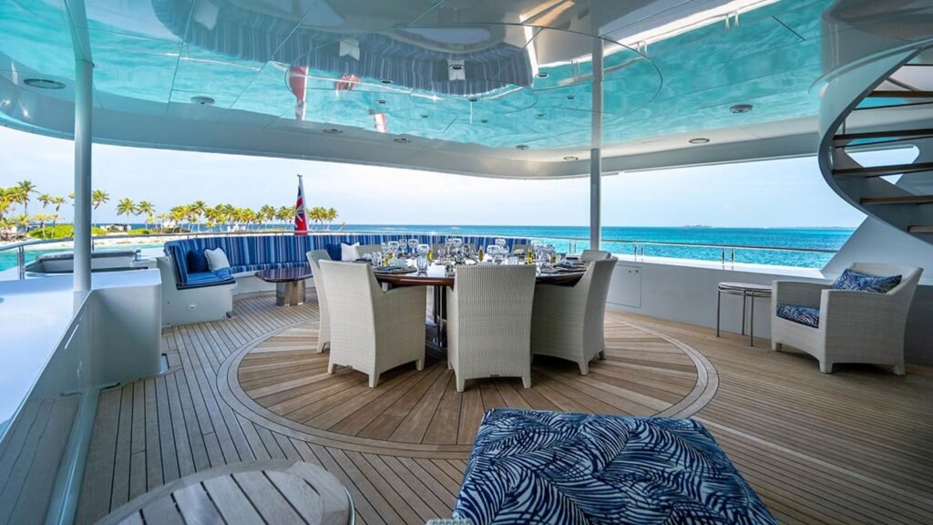 M/Y Relentless Trinity Yachts aft deck dining
