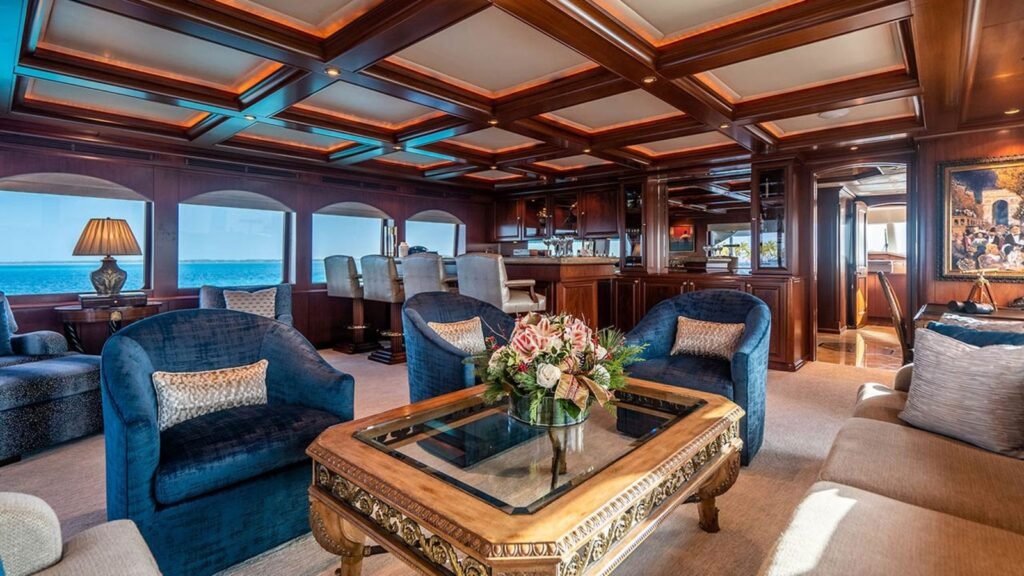 M/Y Relentless Trinity Yachts main salon