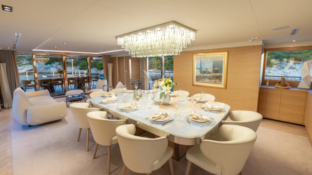 RENATA - formal dining