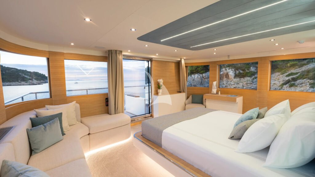 RENATA - guest double cabin