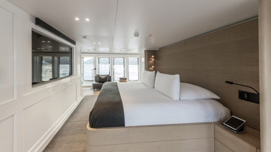 RH3 Master cabin