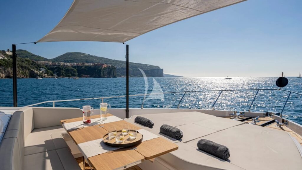 SEA DIAMOND Foredeck dining