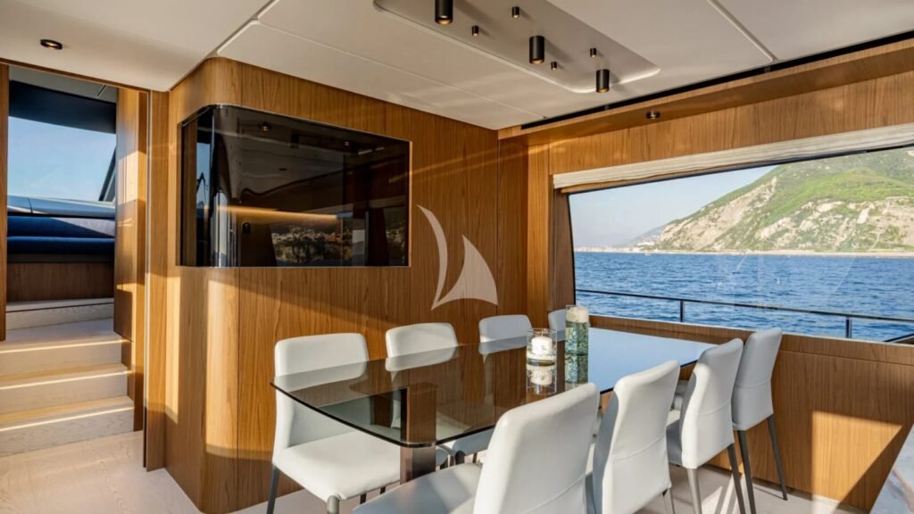 SEA DIAMOND Dining