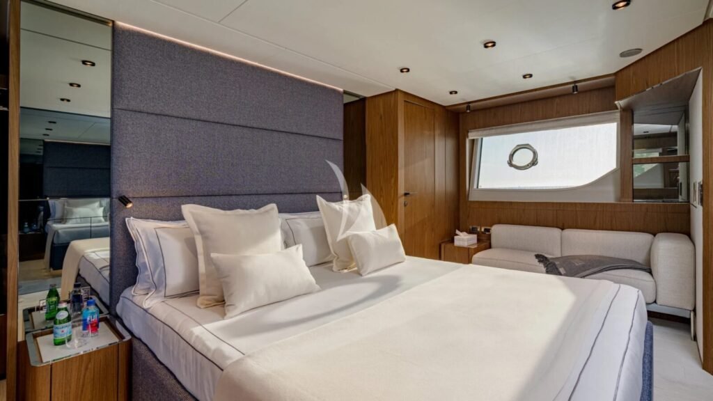 SEA DIAMOND Master suite
