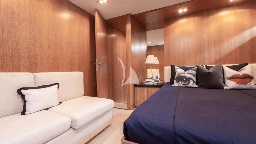 SMILE - guest double cabin