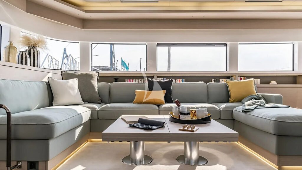SOFIA - main salon lounge