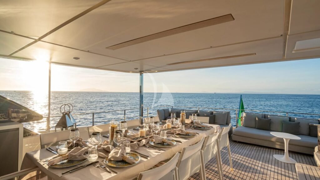 SOUTH Formal dining