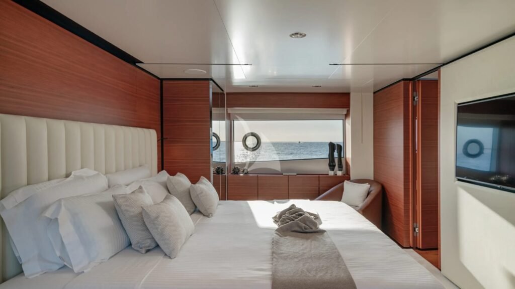 SOUTH Master stateroom