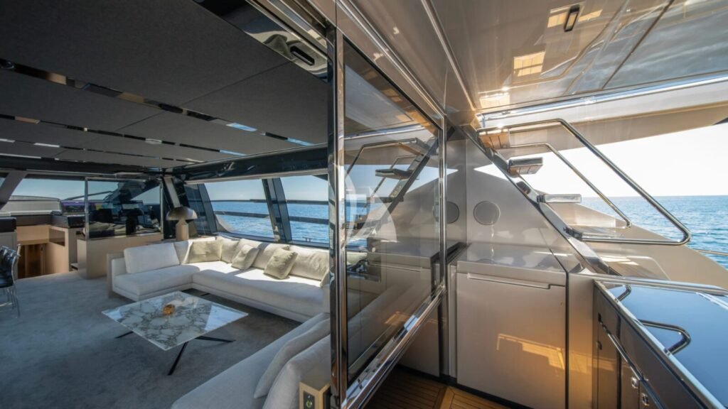SPACE COWBOY Riva 88 Folgore salon and cockpit