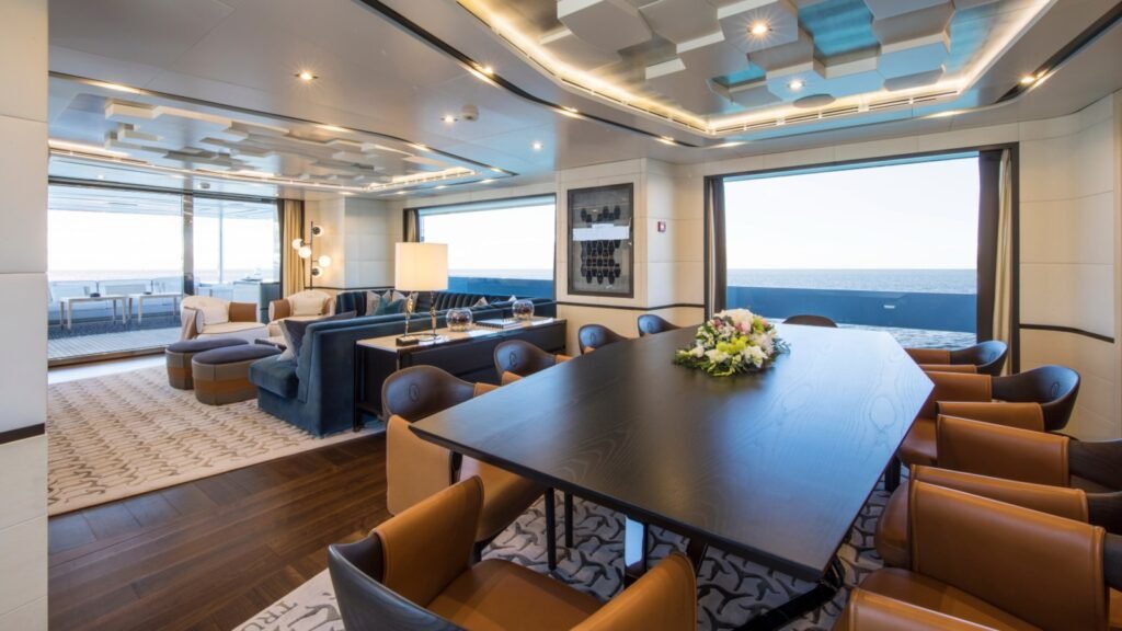 M/Y Spring formal dining