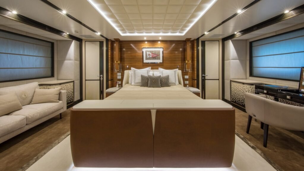 M/Y Spring full beam master stateroom