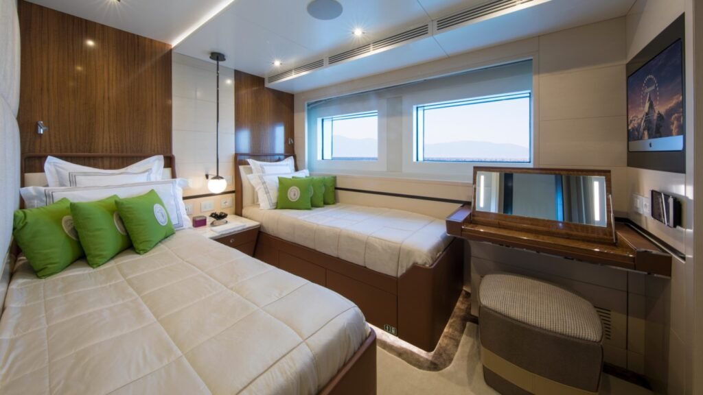 M/Y Spring twin cabin