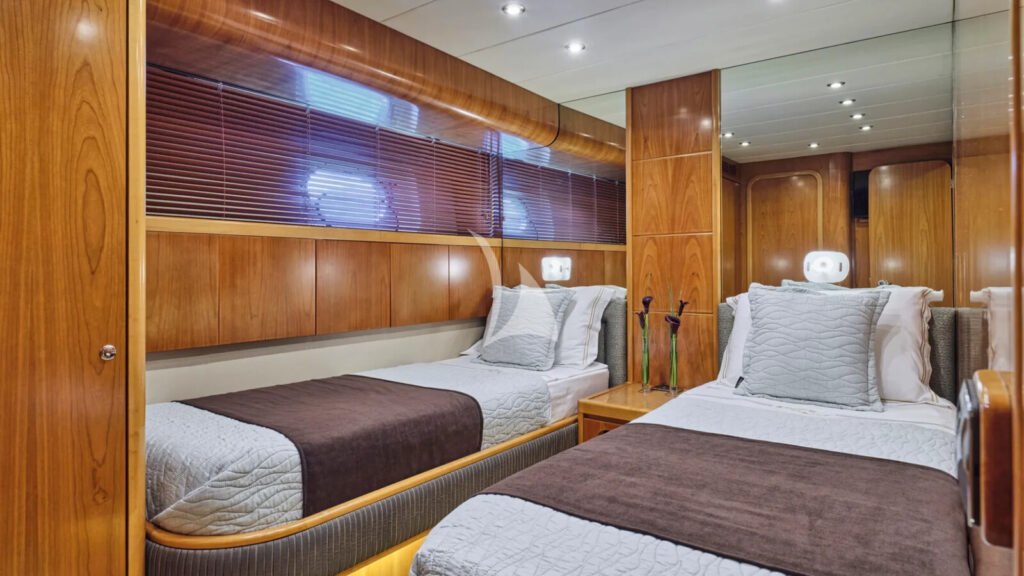 STAR LINK - twin cabin