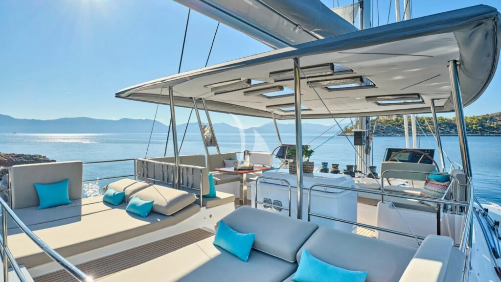 Sunmoon - Flybridge sundeck
