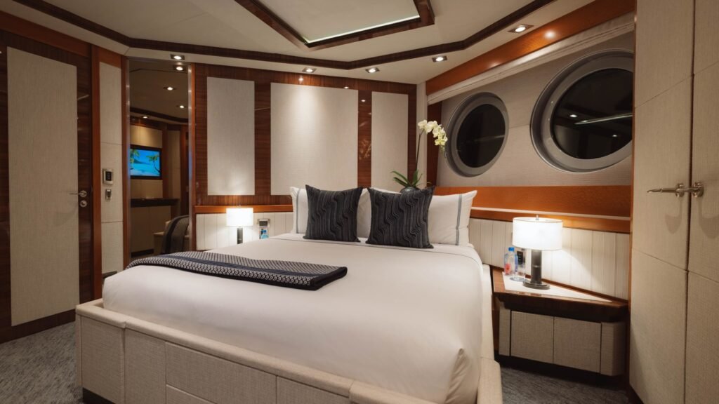 Thunder - Palmer Johnson 44m charter yacht - image 26
