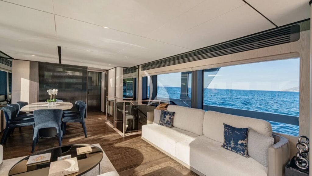 TRILOGY Terrace lounge