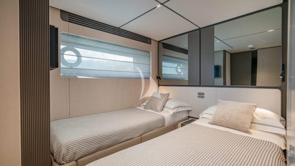 TRILOGY Twin cabin