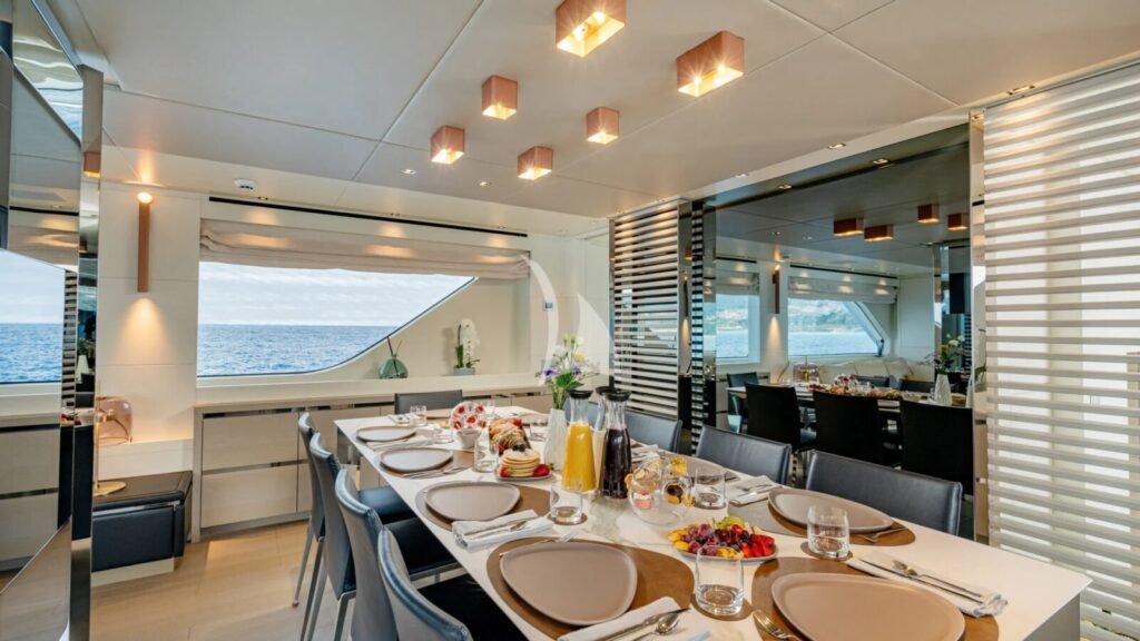 UNICKA Formal dining