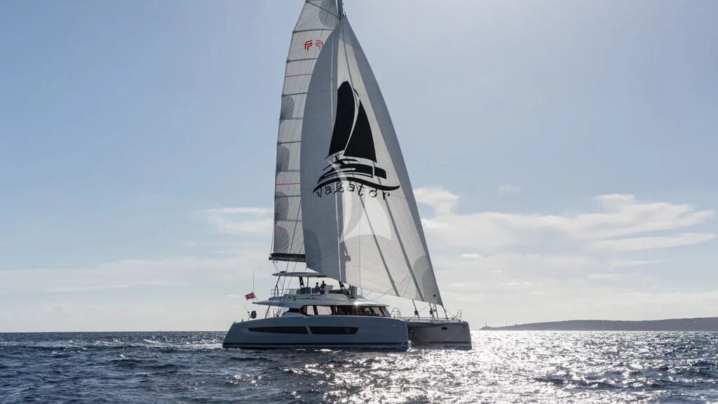 VAGATOR - Under sail