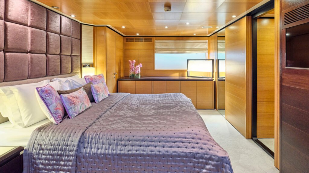 VENETICO master suite