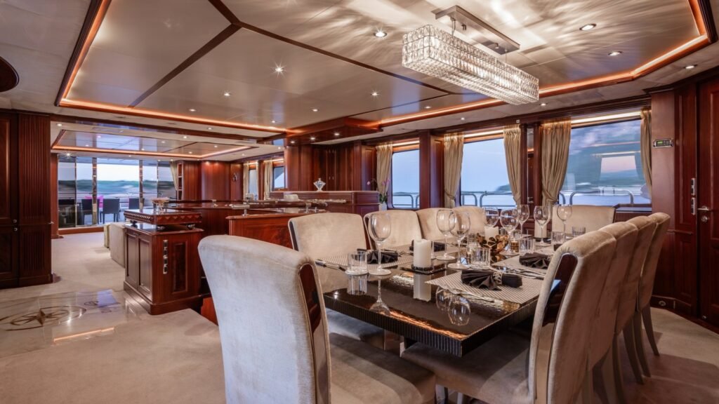 VIRTUE - Formal dining