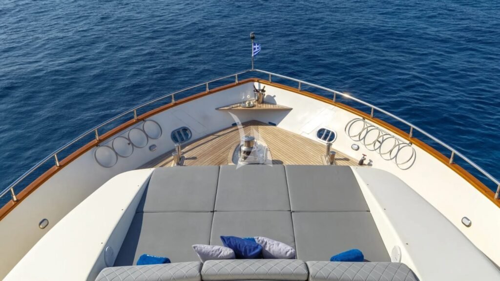 VYNO Canados 90 foredeck sun lounge