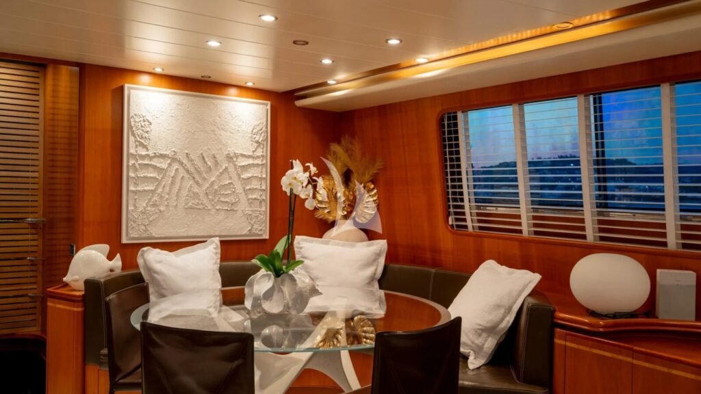 WHITEHAVEN yacht charter photo