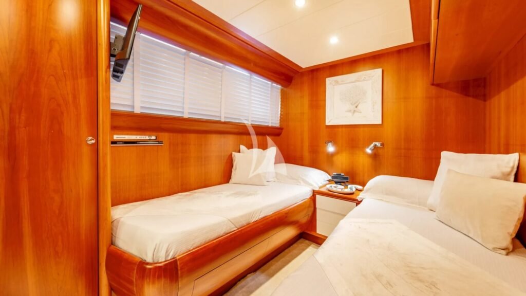 WHITEHAVEN yacht charter photo