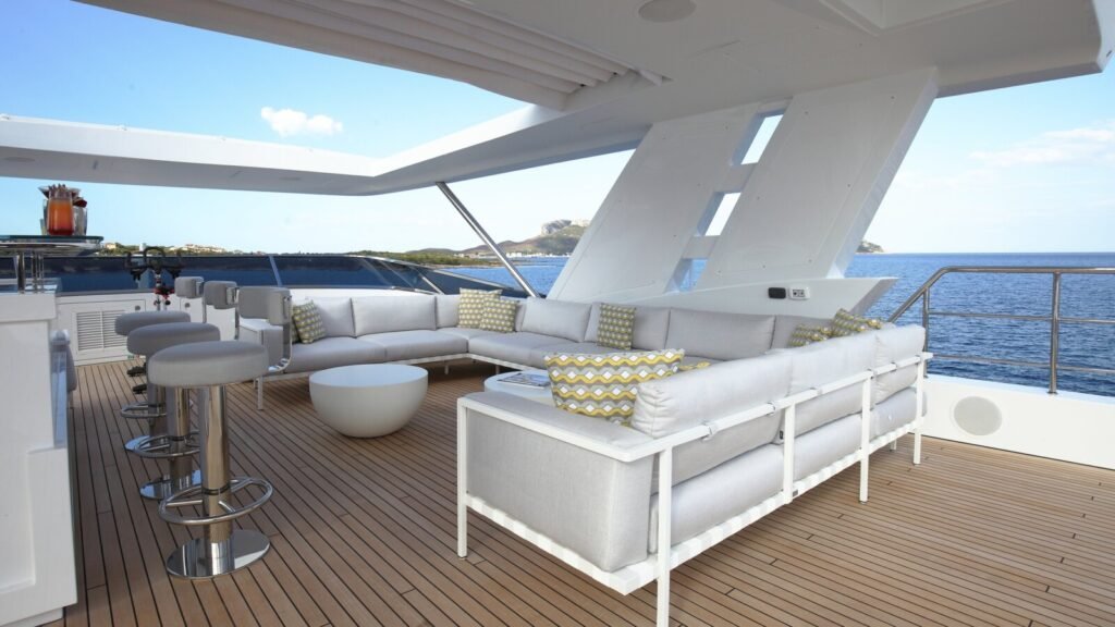 Harbour Island yacht charter, exterior at anchor