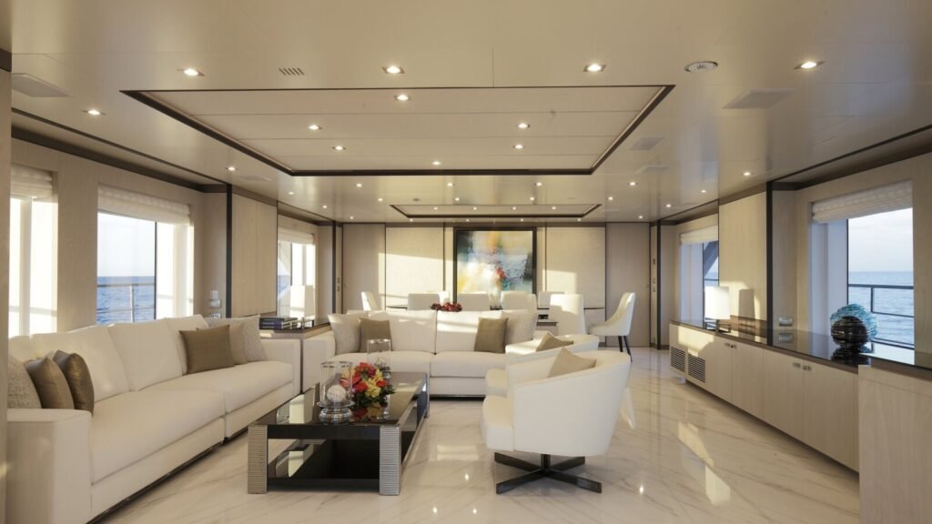 WILLOW Main deck lounge
