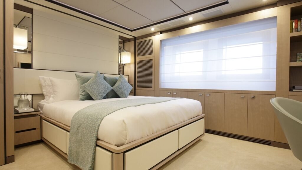 WILLOW Lower deck VIP cabin