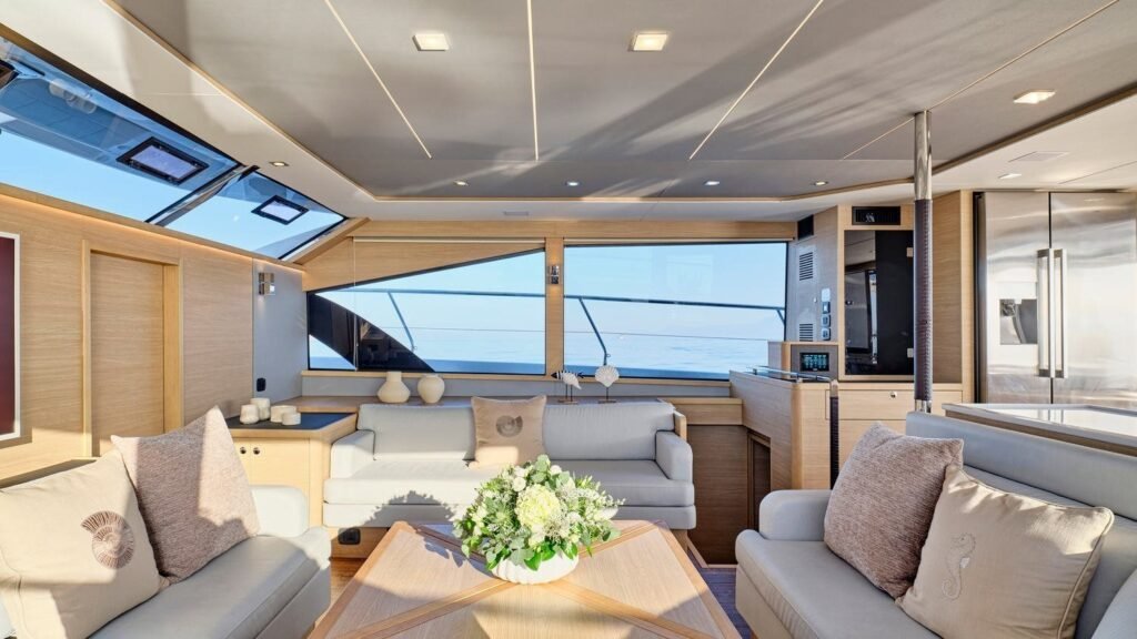 Explorion salon forward seating