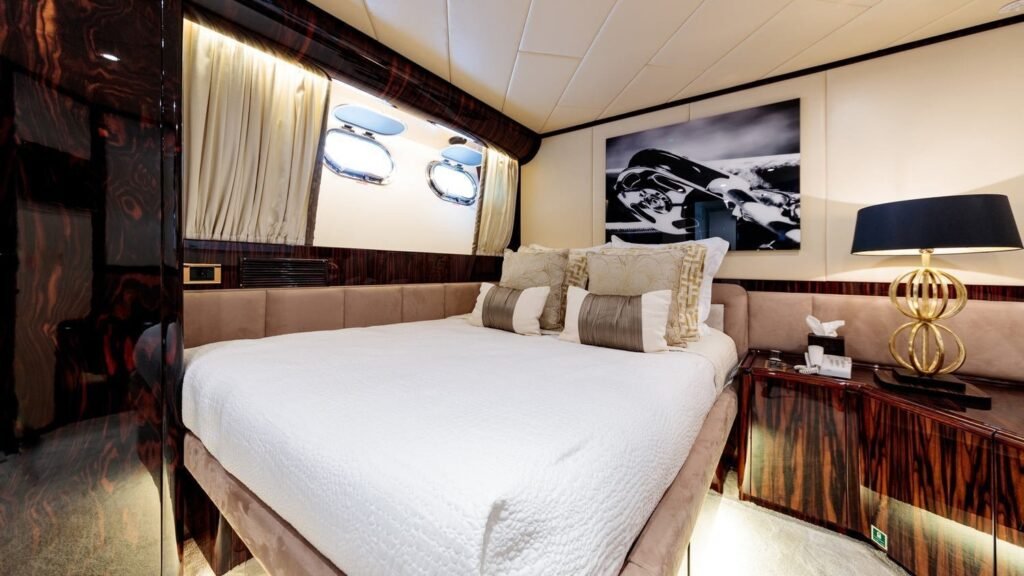 Hemilea guest double cabin