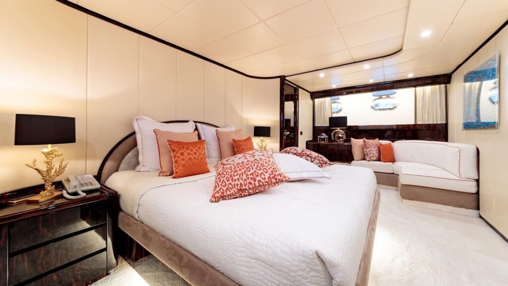 Hemilea VIP cabin