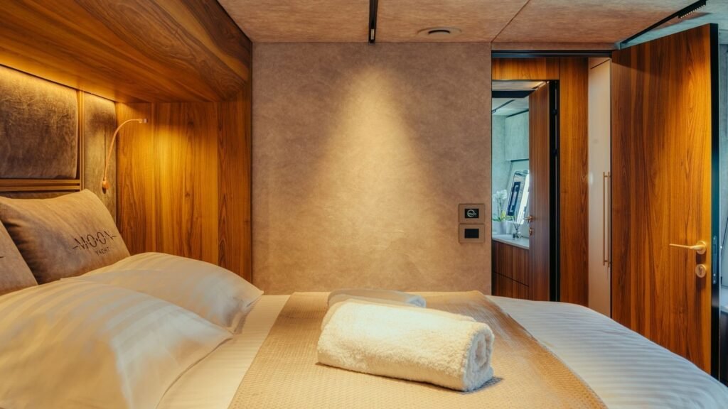 Honeymoon double guest cabin
