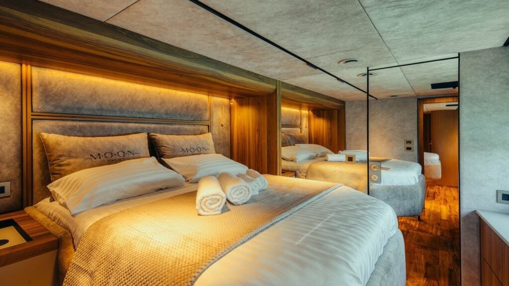 Honeymoon double cabin