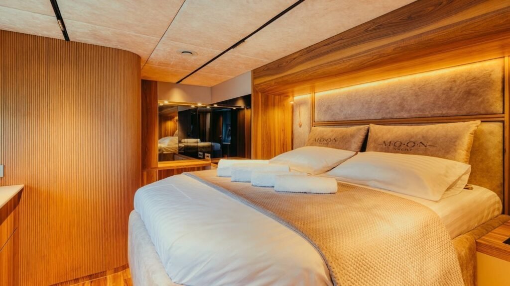 Honeymoon master cabin
