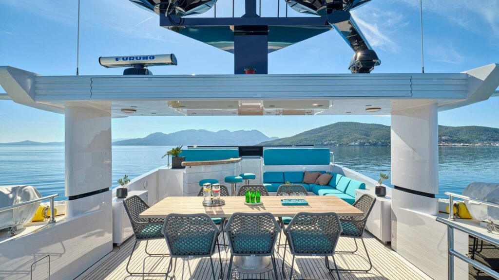 Flybridge dining on board LOANA