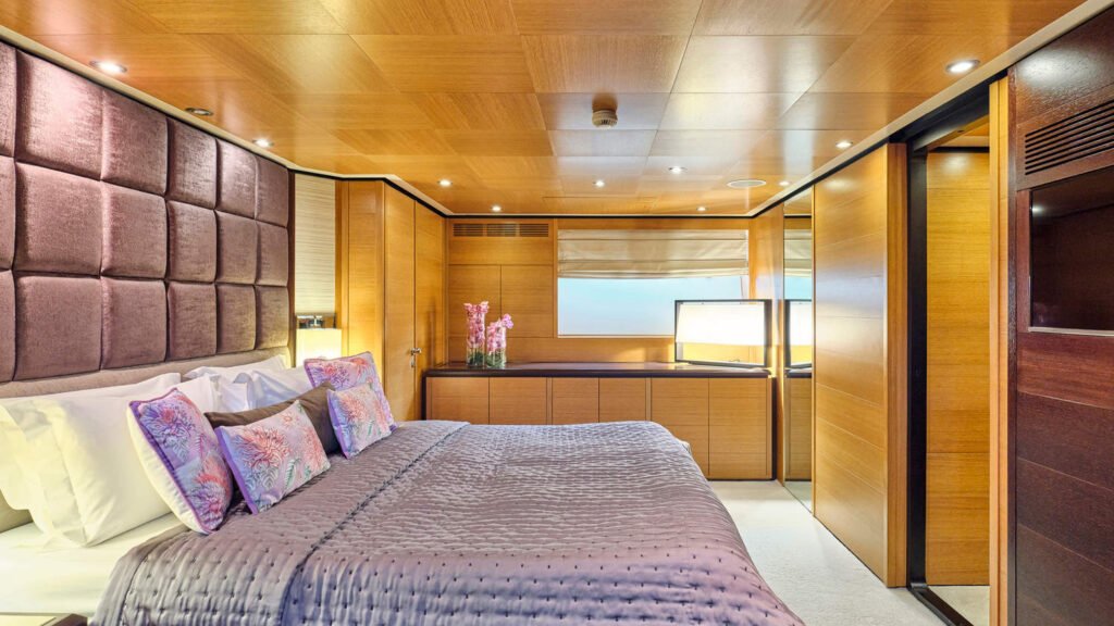Master stateroom on board LOANA