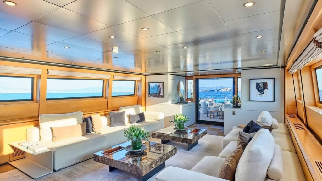 Main salon on board LOANA