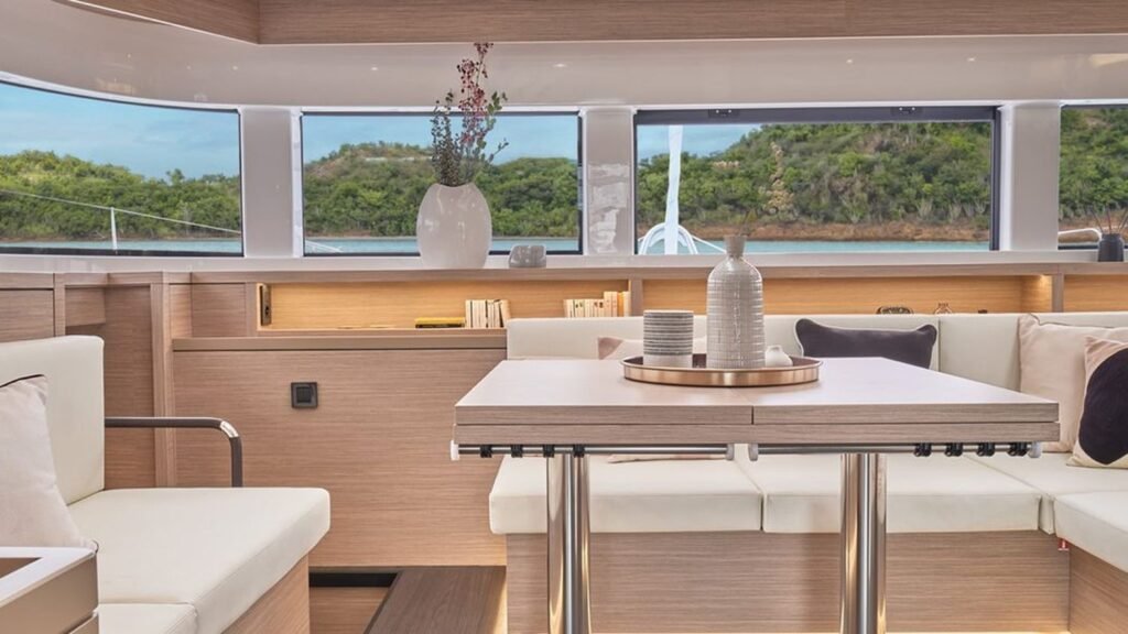 Main salon on board LULU