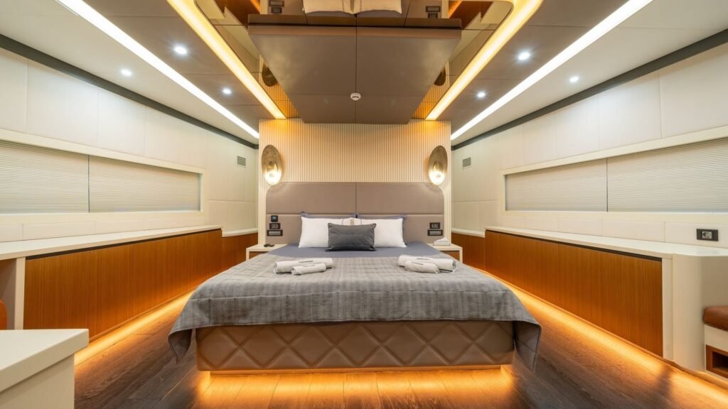 North Wind master cabin