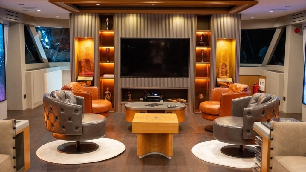 North Wind salon seating group