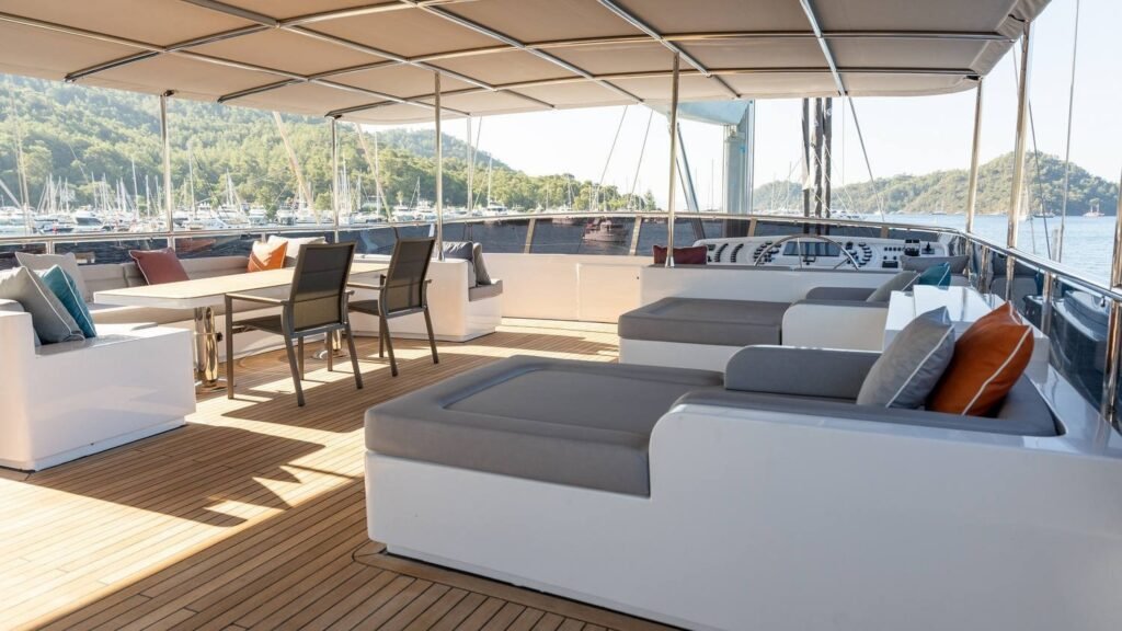 75,000 euro yacht charter, exterior profile at anchor