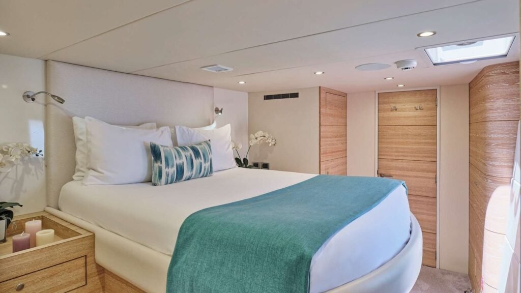Guest stateroom on board SAMARA