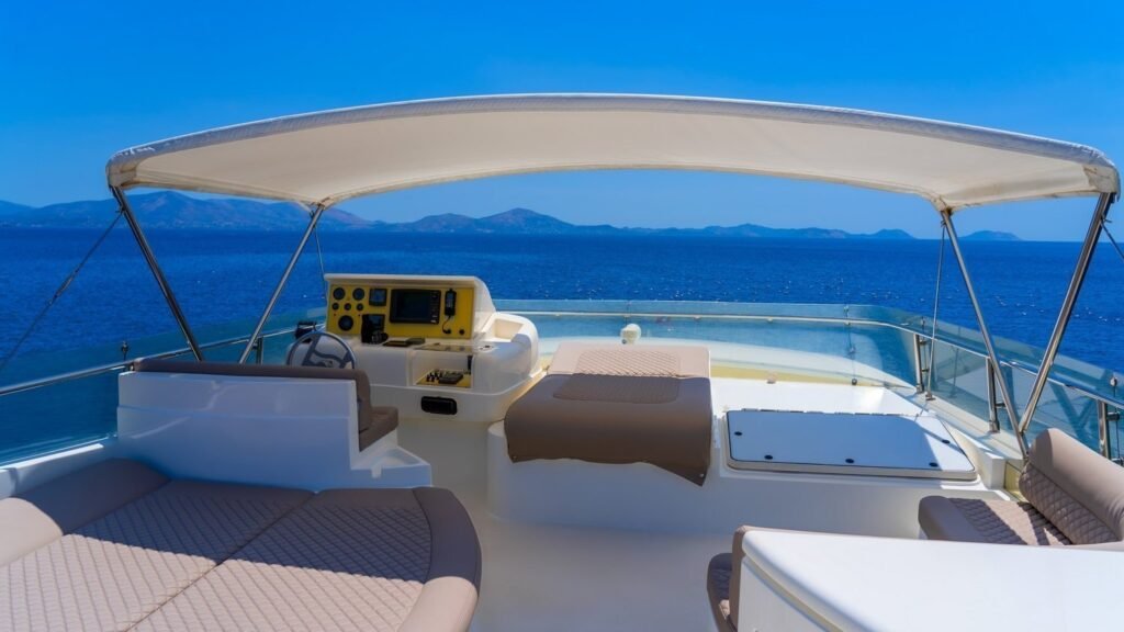 Ferretti yacht charter in Saint-Jean-Cap-Ferrat, exterior at anchor