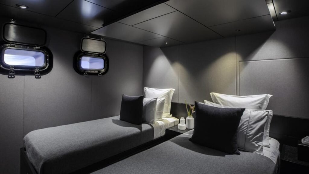 2B guest cabin