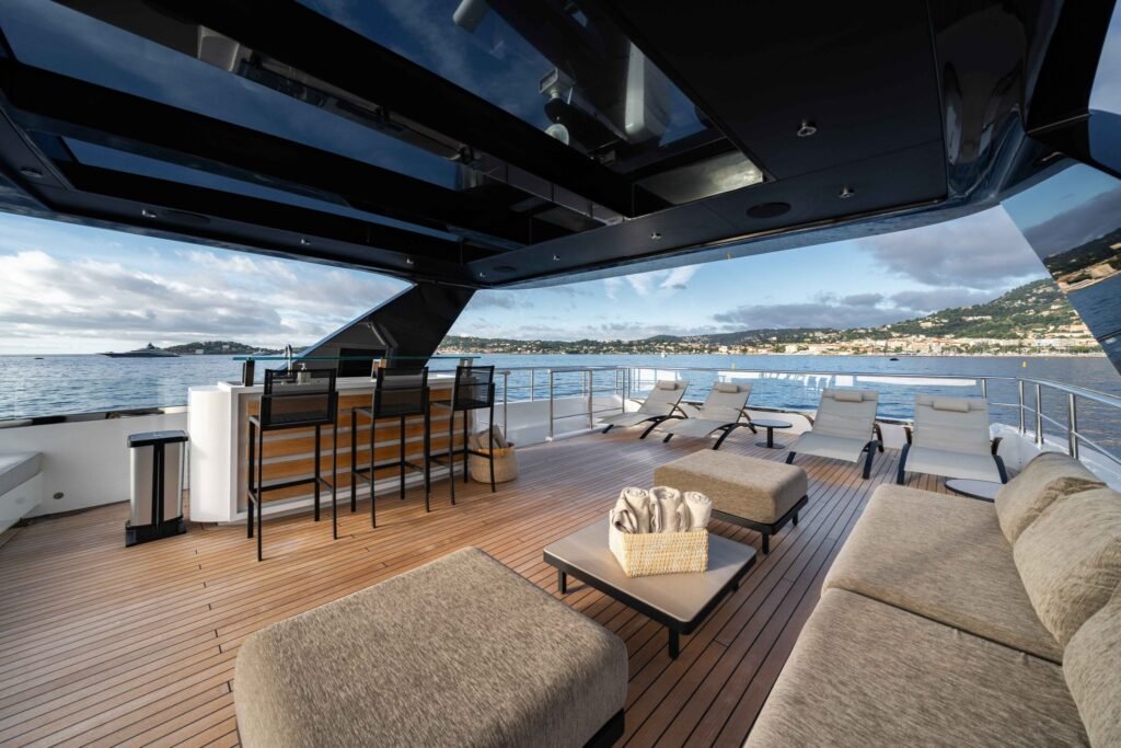 Ocean King Ducale 120 upper deck lounge and bar
